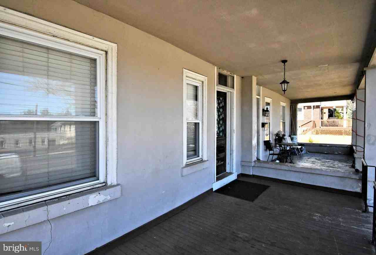 780 Starr Street - Photo 5 of 48