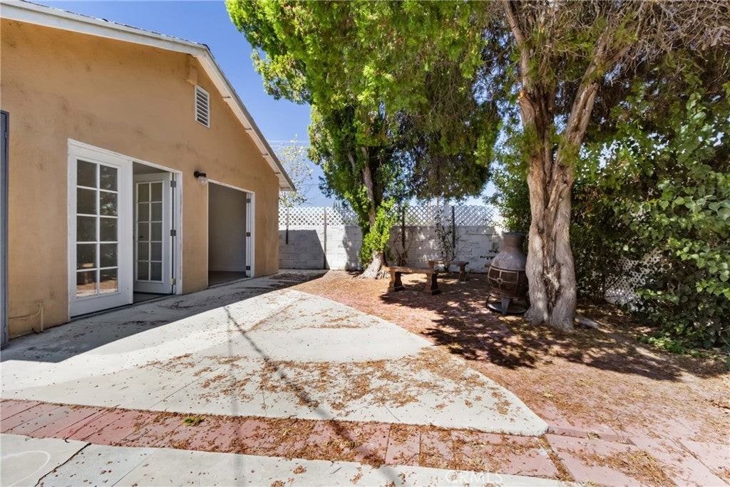 6726 Gross Ave - Photo 6 of 40