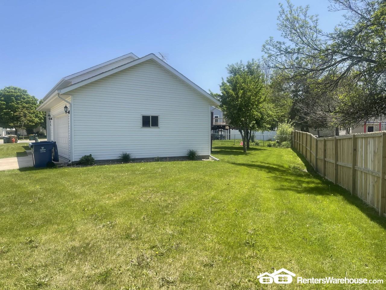 1446 50th St Nw - Photo 3 of 44