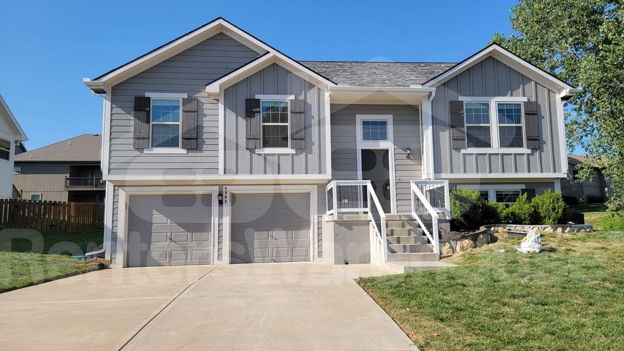 8902 Ne 117th St - Photo 2 of 43