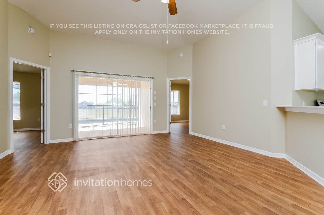 161 Elberton Dr - Photo 3 of 17