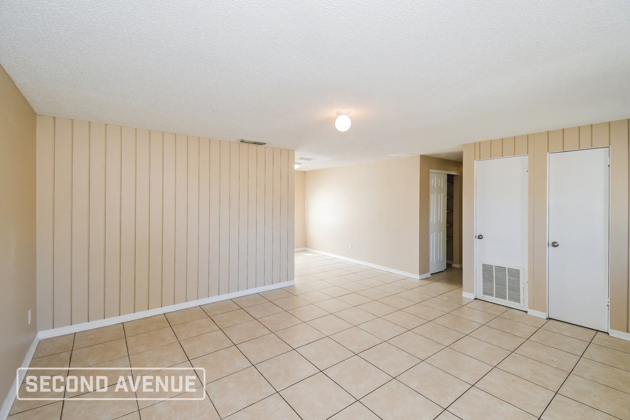 10966 Whitly Ct - Photo 3 of 24