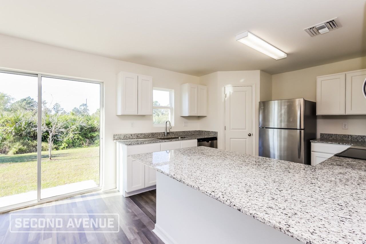 3301 65th St W - Photo 6 of 23
