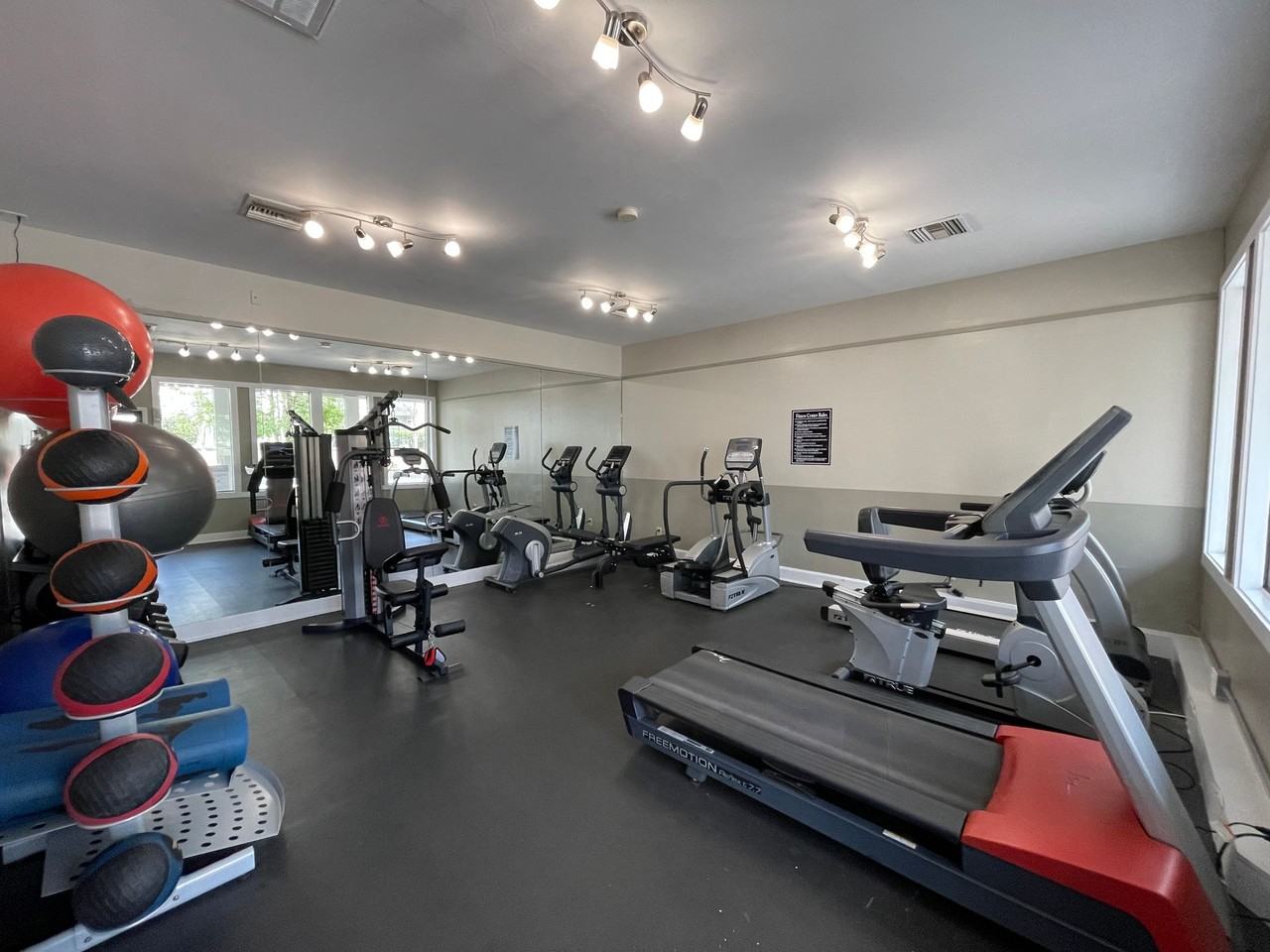 KB Willows LLC - Photo 6 of 50