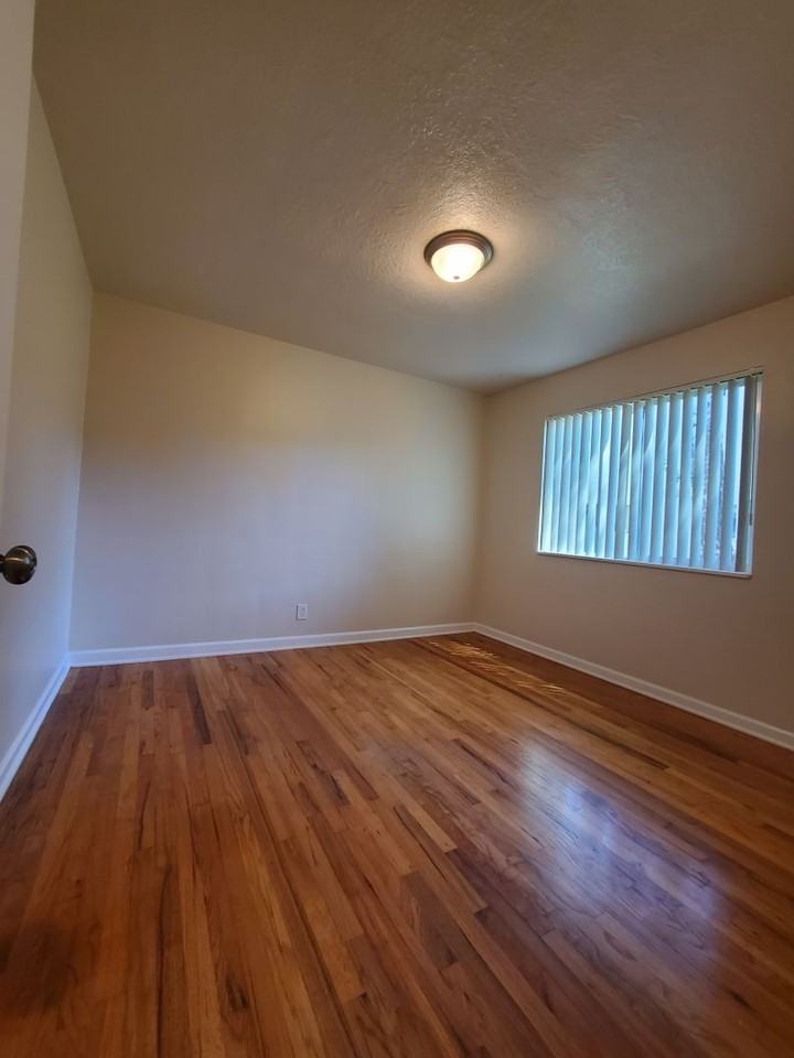 324-Salvador Apartments - Photo 3 of 6