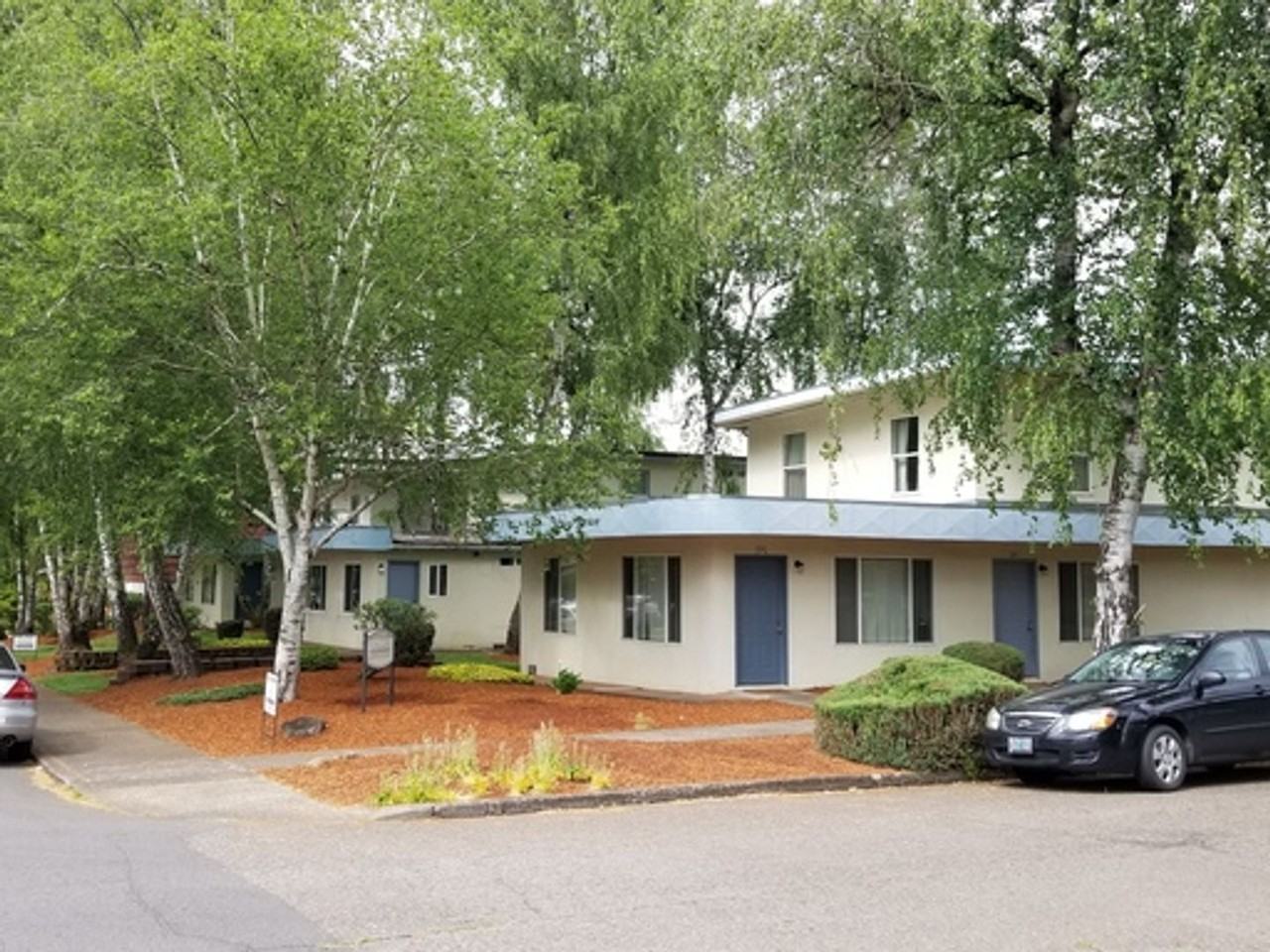 324-Salvador Apartments - Photo 6 of 6