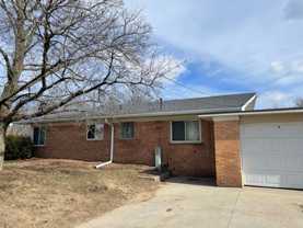 Apartment off 28th and Clyde Park Available - Photo 1 of 1