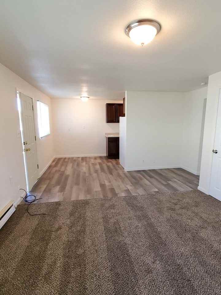 7865 Valley Rd - Photo 3 of 16