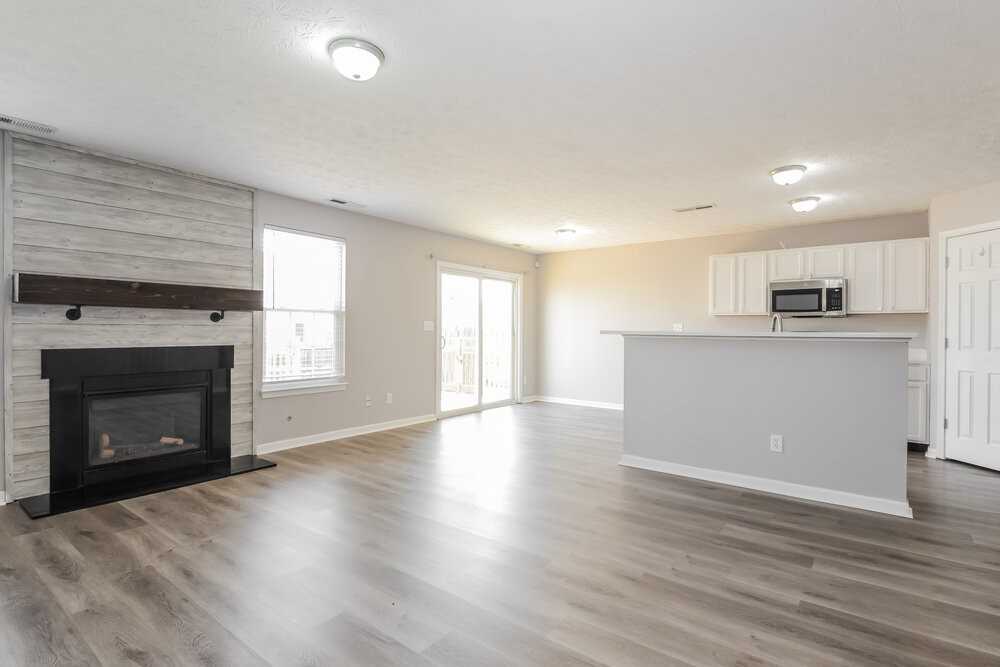 8045 Retreat Ln - Photo 3 of 16