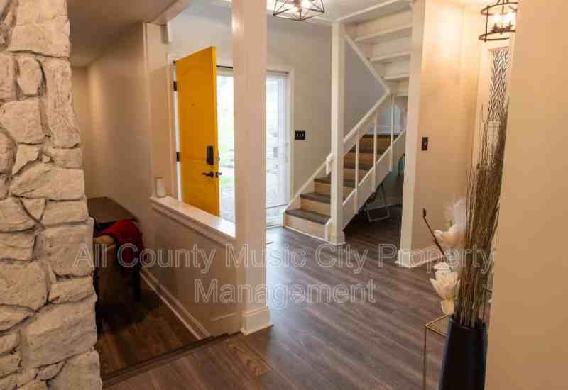 129 Hermitage Woods Dr - Photo 5 of 15