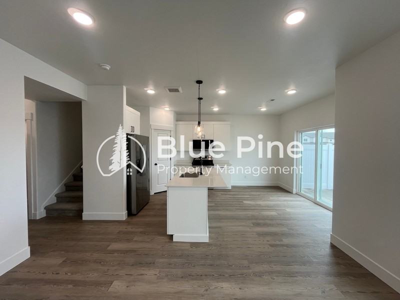 1195 Jaylee Dr #1 - Photo 3 of 17