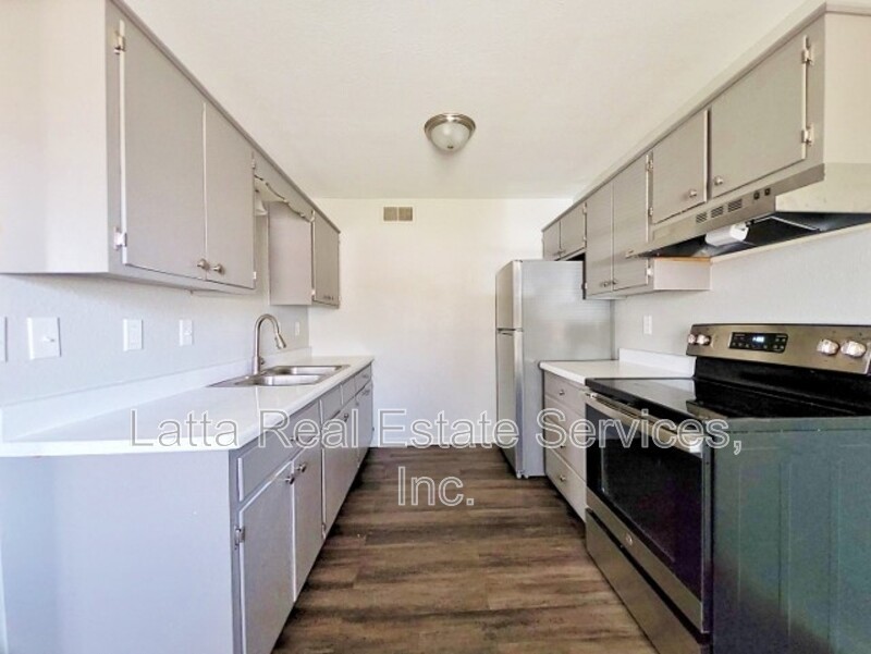 405 W 30th St #101A - Photo 5 of 8