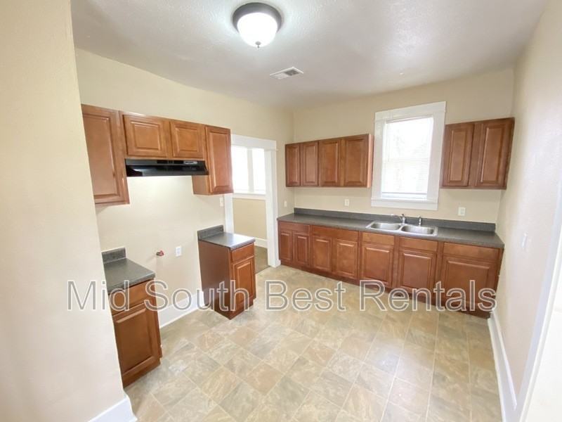 751 E Gage Ave - Photo 3 of 7