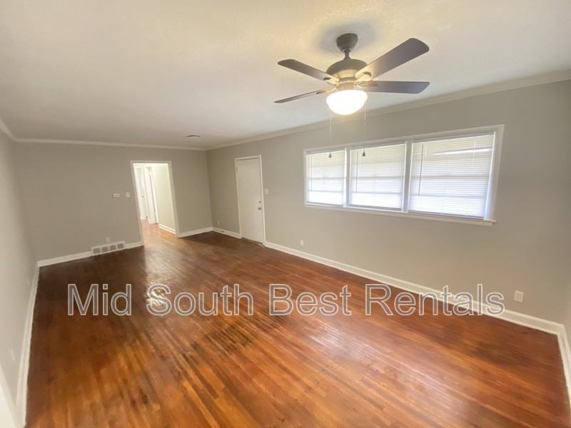 4339 Windward Dr - Photo 2 of 10