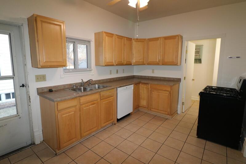 153 Brockway Ave - Photo 4 of 27