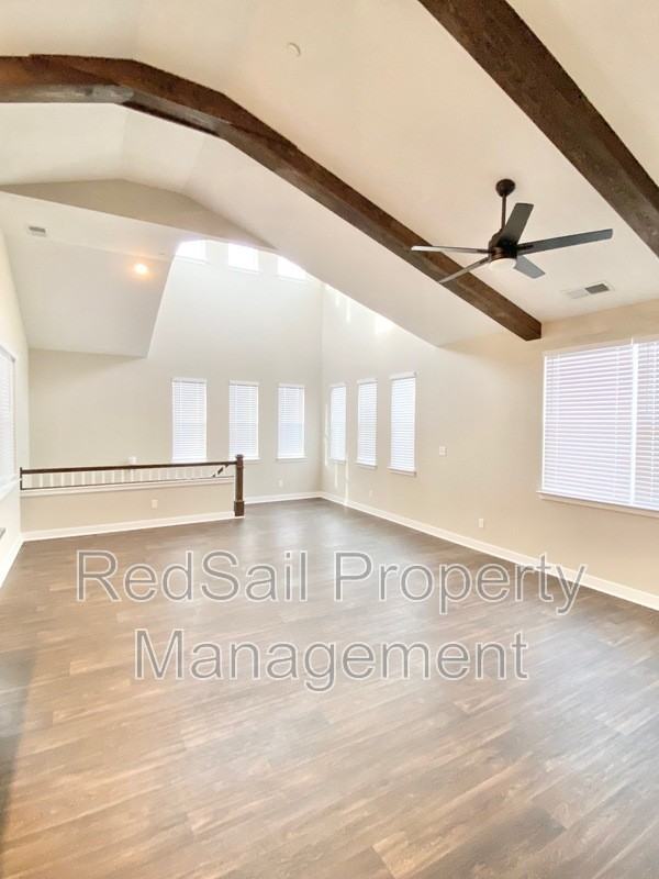 1011 Celia Ct - Photo 5 of 15