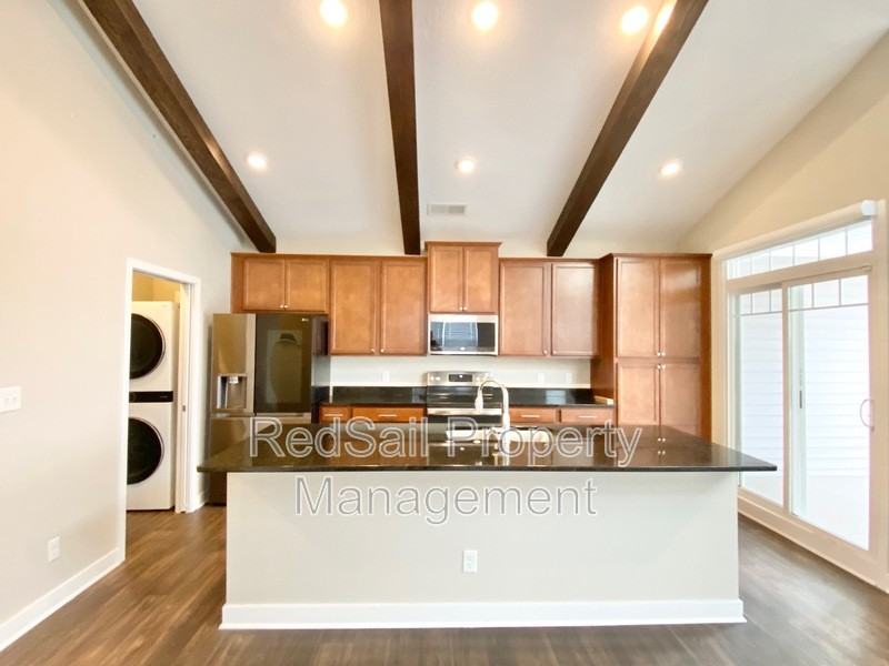 1011 Celia Ct - Photo 6 of 15