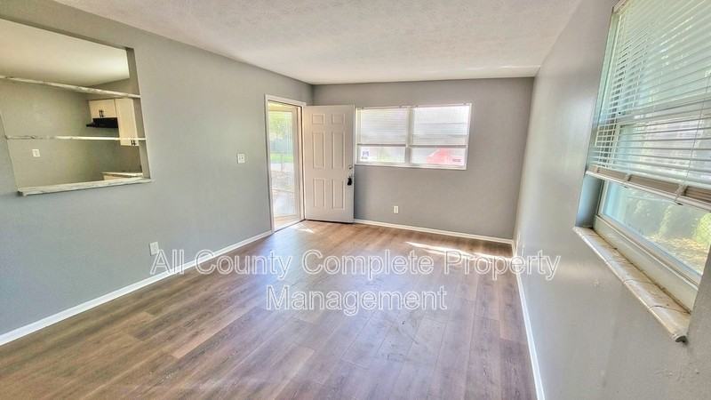 3319 Hunt St - Photo 4 of 20