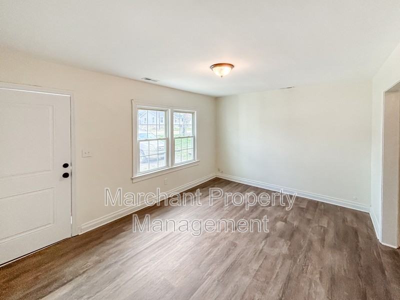 29 Agnew Rd - Photo 5 of 17