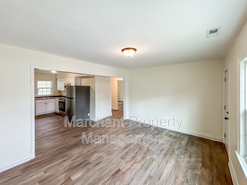 29 Agnew Rd - Photo 6 of 17