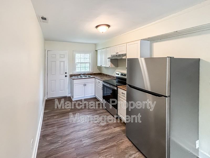 29 Agnew Rd - Photo 7 of 17