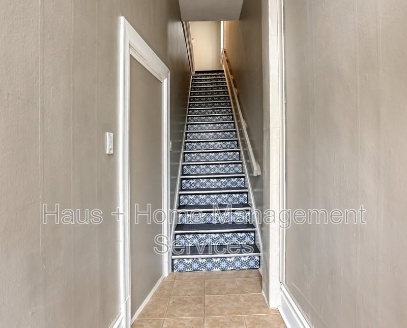 403 Wall Ave #2 - Photo 4 of 29