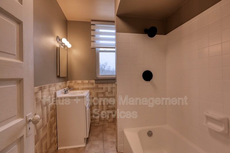 403 Wall Ave #2 - Photo 6 of 29