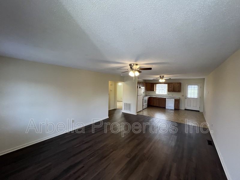 117 Rowe Ln #3 - Photo 4 of 19