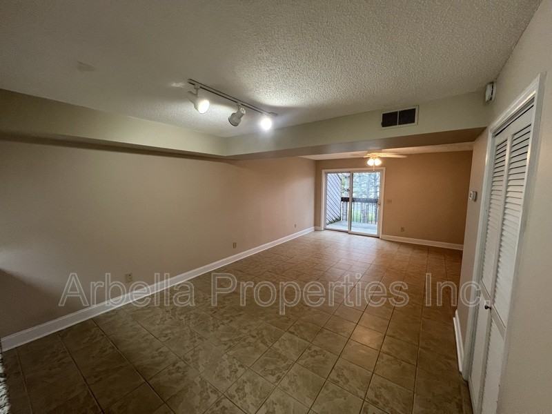 420 W Jackson Blvd #15 - Photo 7 of 20