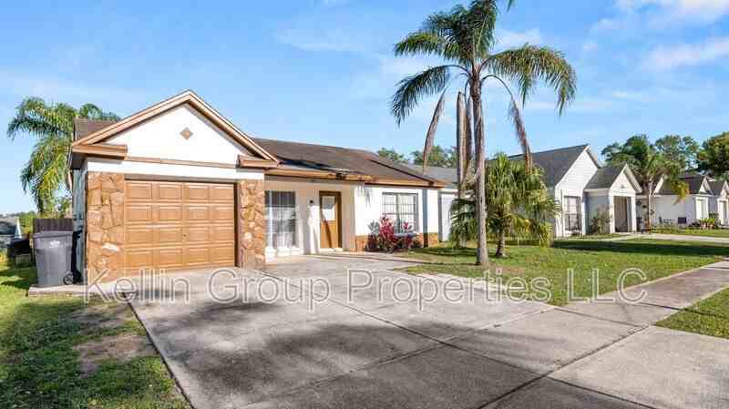 303 Regal Park Dr - Photo 3 of 38