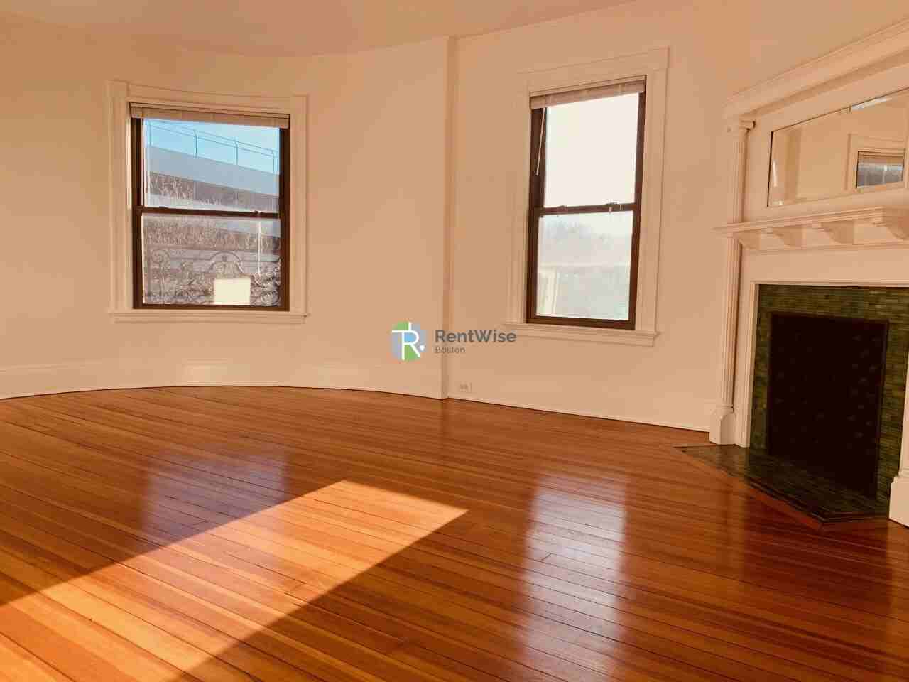 337 Washington St #5 - Photo 2 of 11