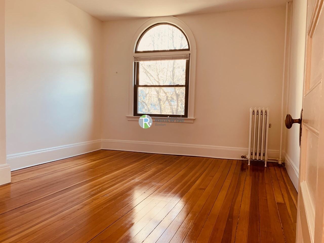 337 Washington St #5 - Photo 3 of 11