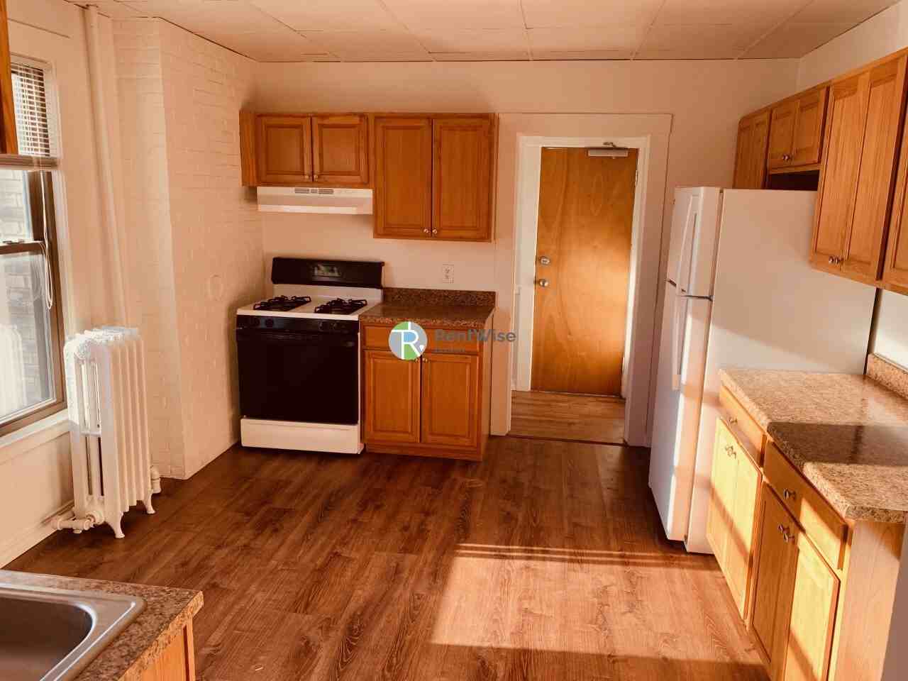 337 Washington St #5 - Photo 5 of 11