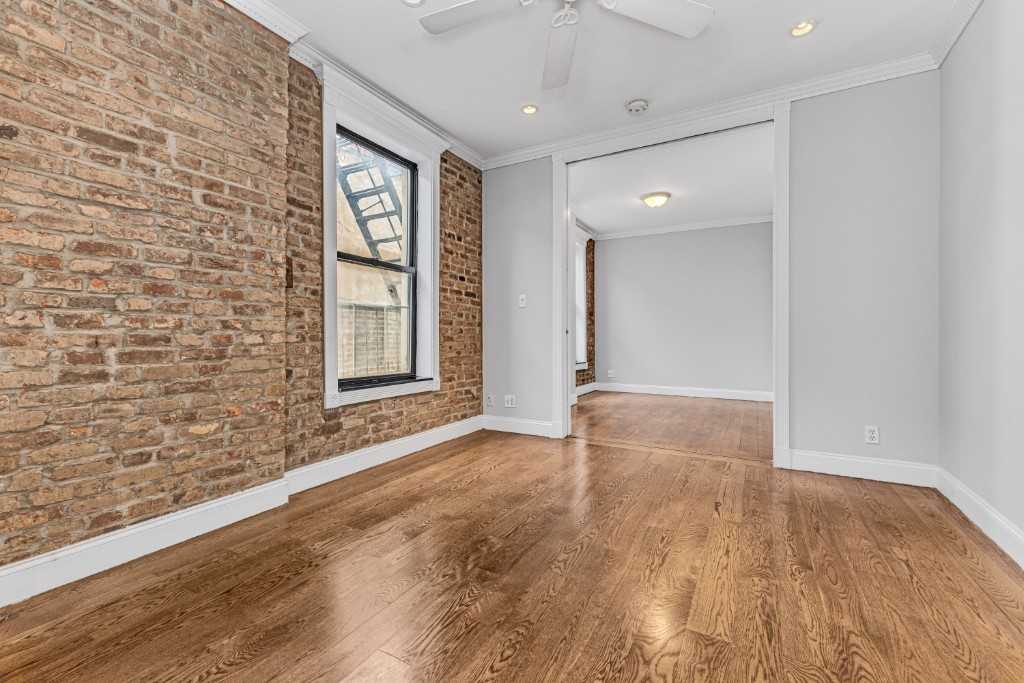 Elizabeth St #5C - Photo 3 of 5