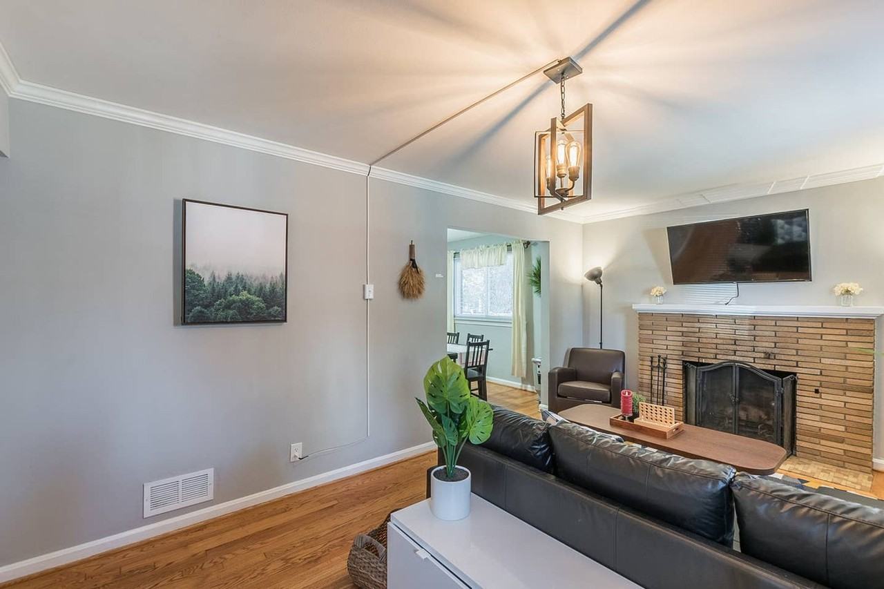 303 E Braddock Rd #1014214P - Photo 3 of 33