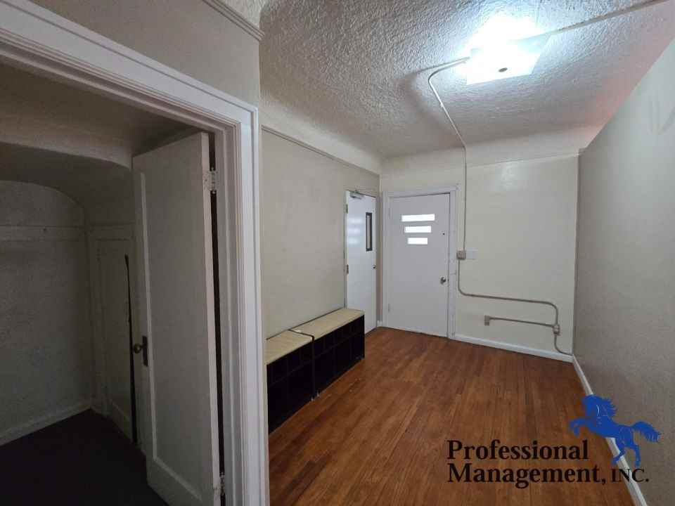 708 N 31st St #A - Photo 2 of 10