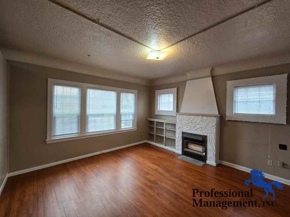 708 N 31st St #A - Photo 3 of 10