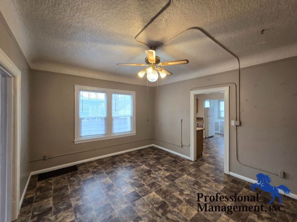 708 N 31st St #A - Photo 4 of 10