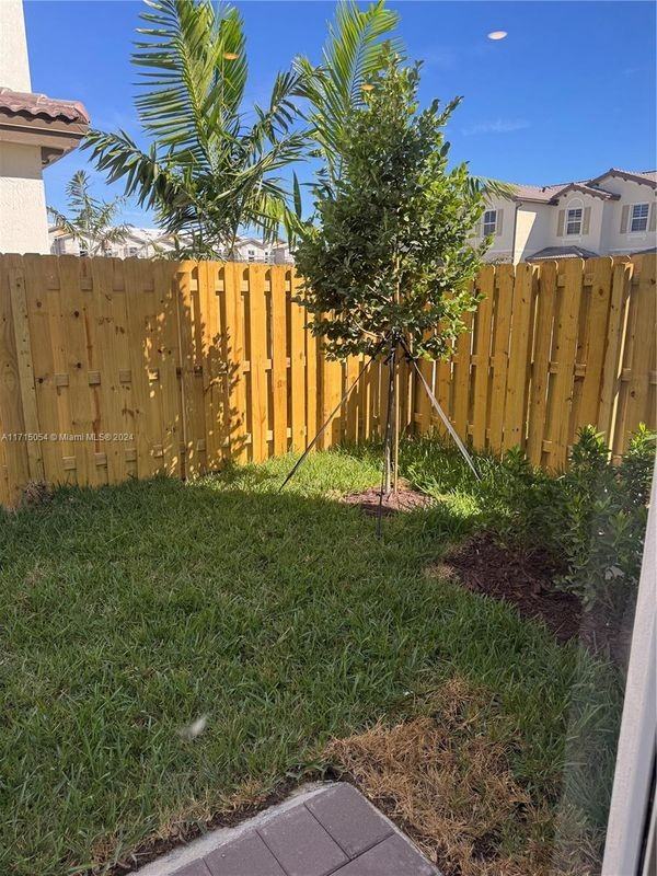 2531 Se 29th Dr - Photo 3 of 11