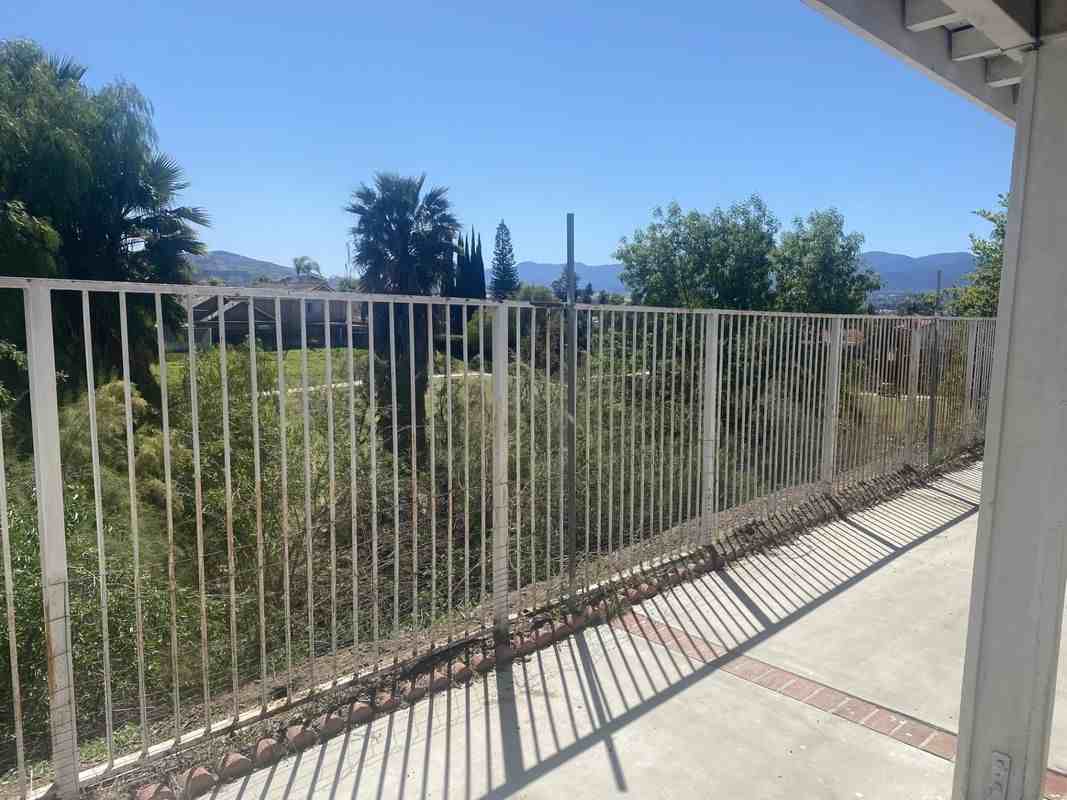 551 Ventura Ave - Photo 3 of 9