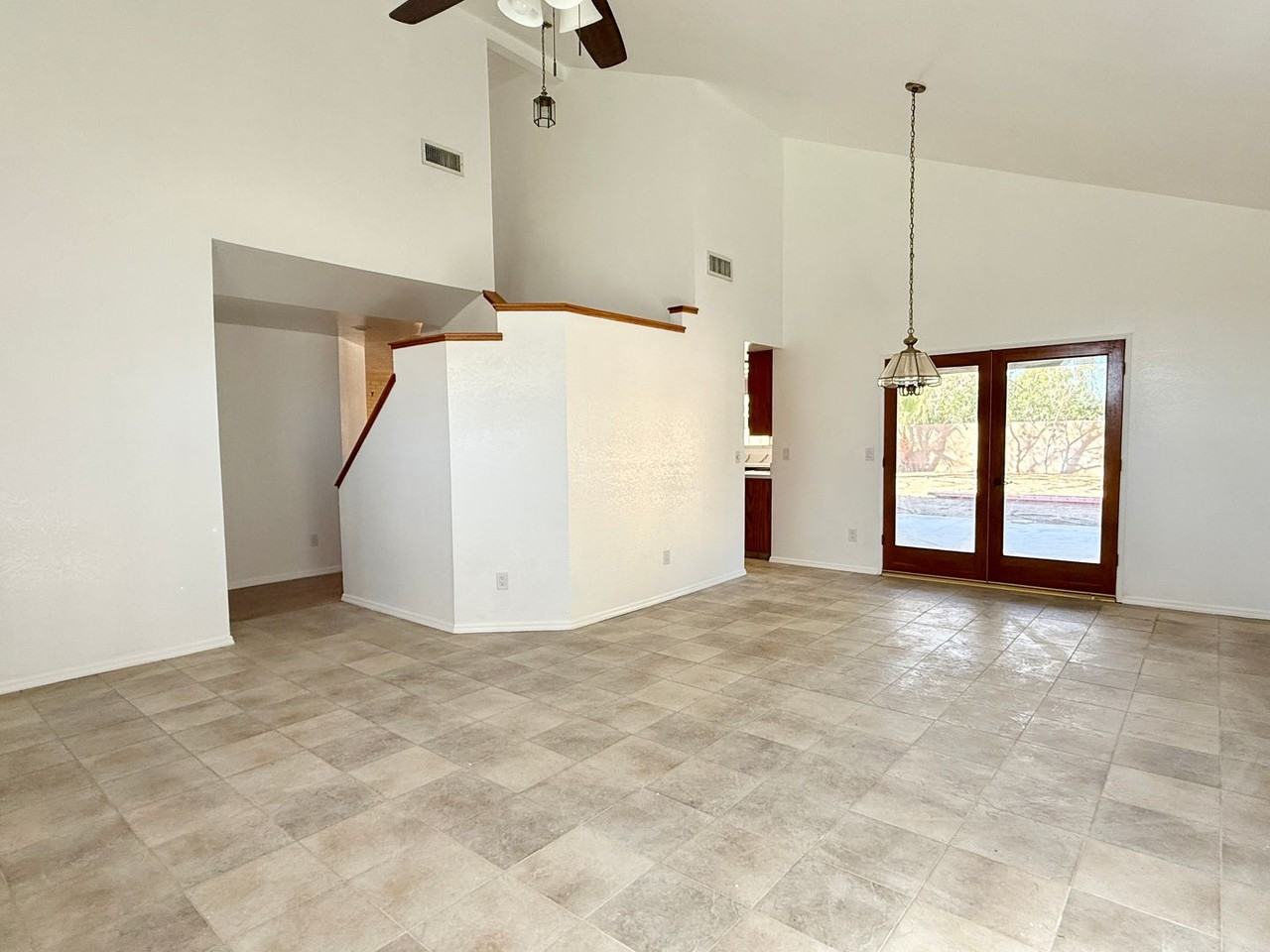 905 N Inyo St - Photo 2 of 22