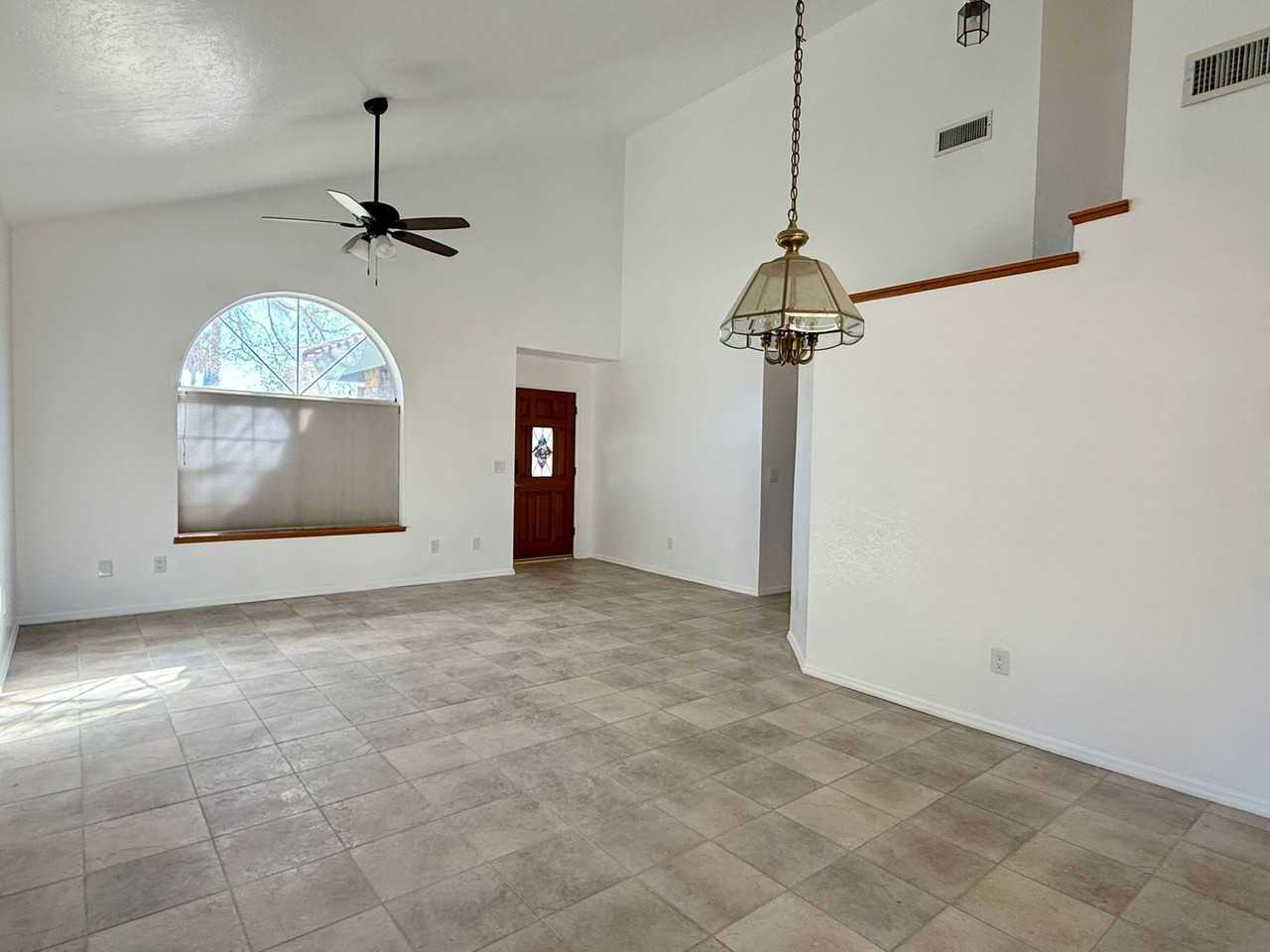 905 N Inyo St - Photo 3 of 22