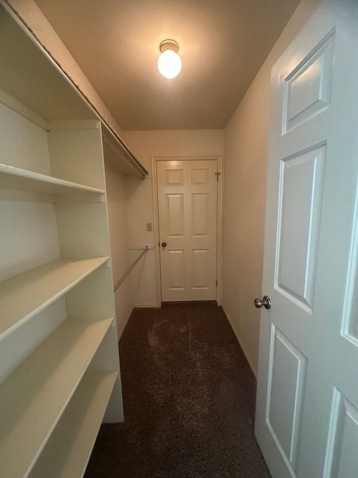 2268 S 2350 E - Photo 7 of 44