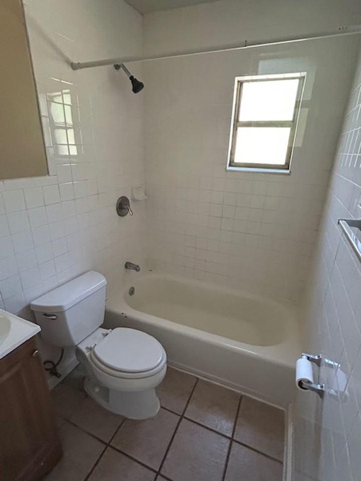 3147 69th Ave N - Photo 7 of 15