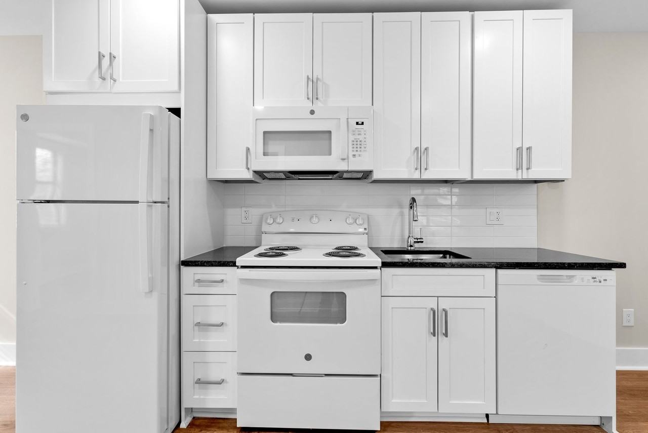 5811 Field Place NE - Photo 4 of 12