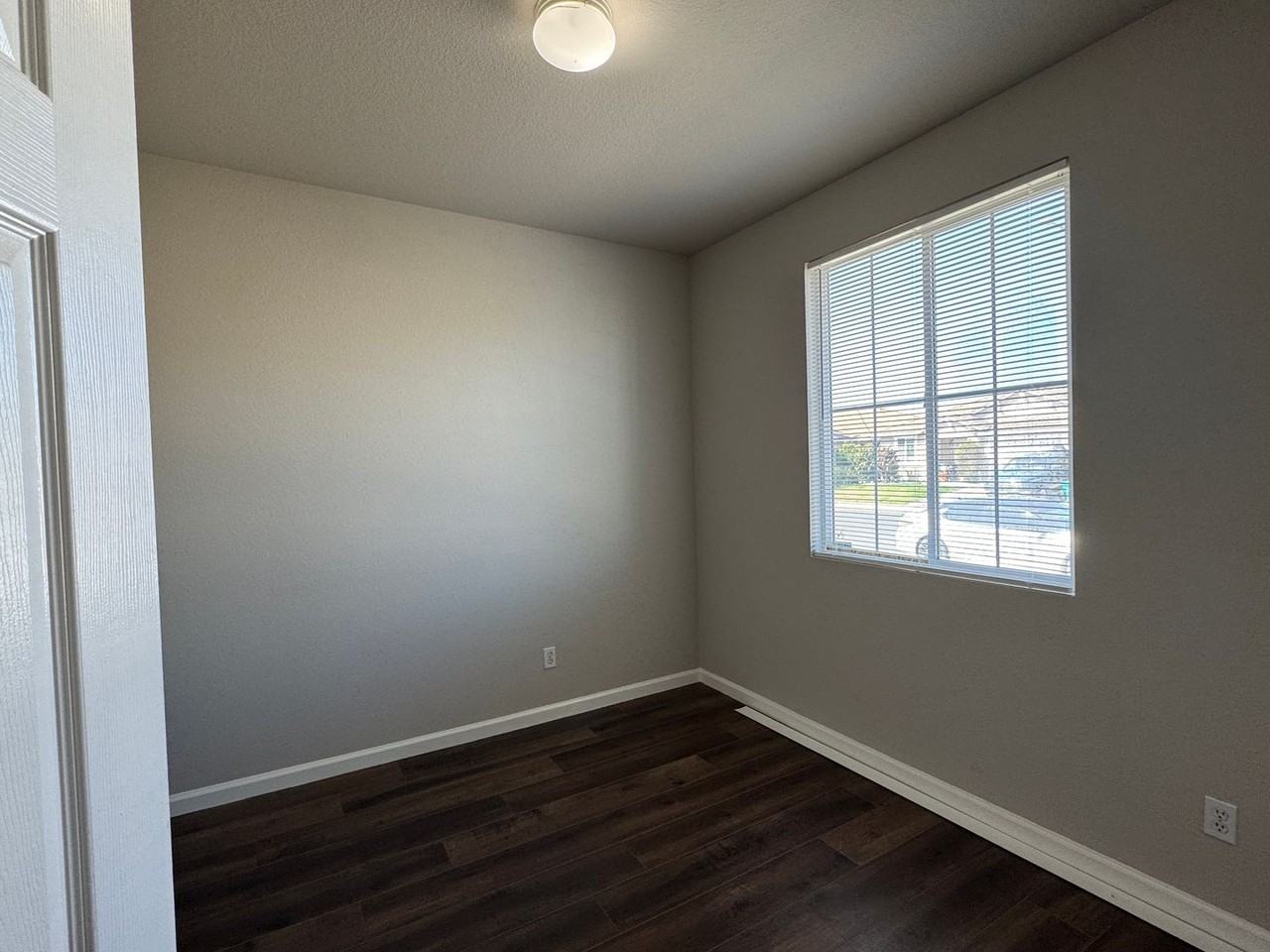 3020 Mccook Way - Photo 4 of 42