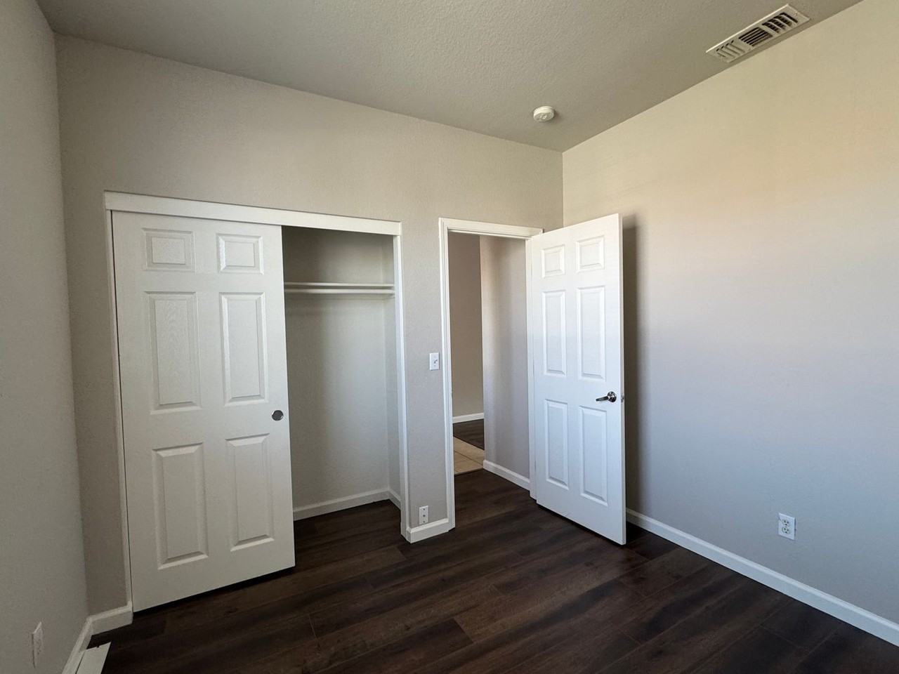 3020 Mccook Way - Photo 5 of 42