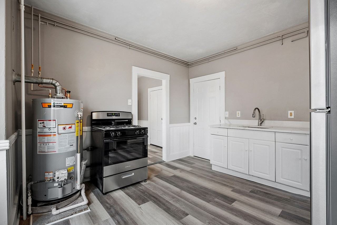 773-780 Main Street - Photo 2 of 10