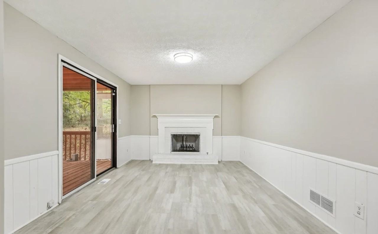 2080 Singer Way - Photo 2 of 21