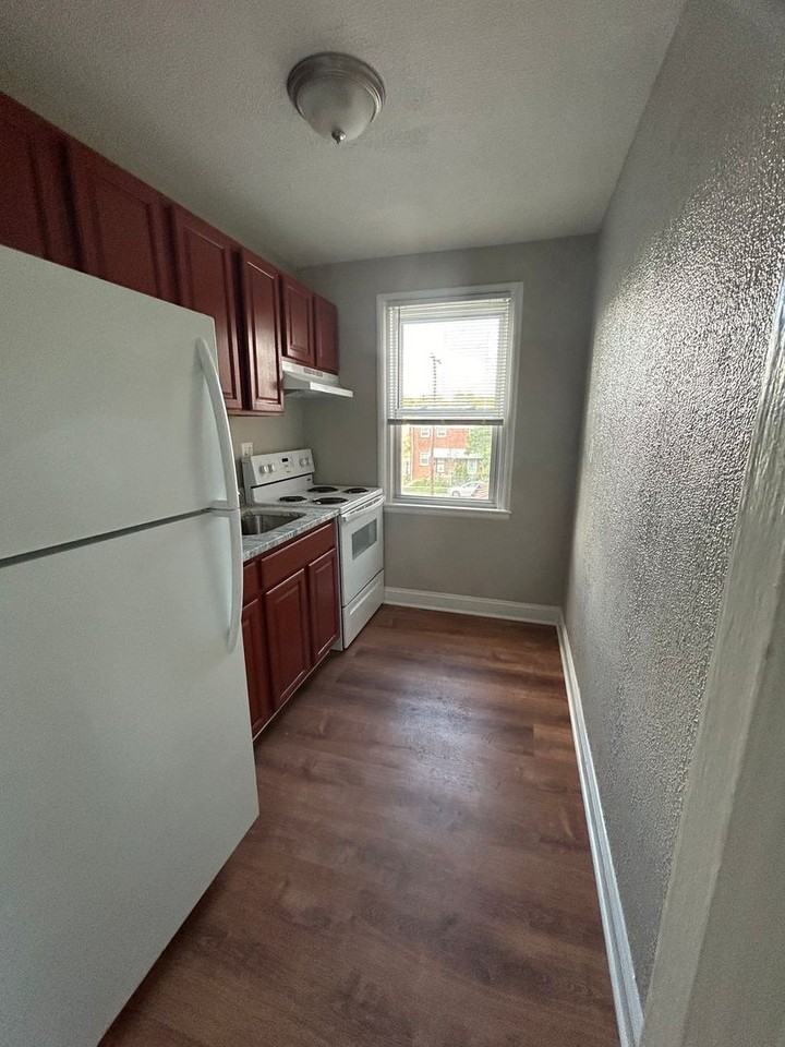 449 Burbank St Se - Photo 4 of 6